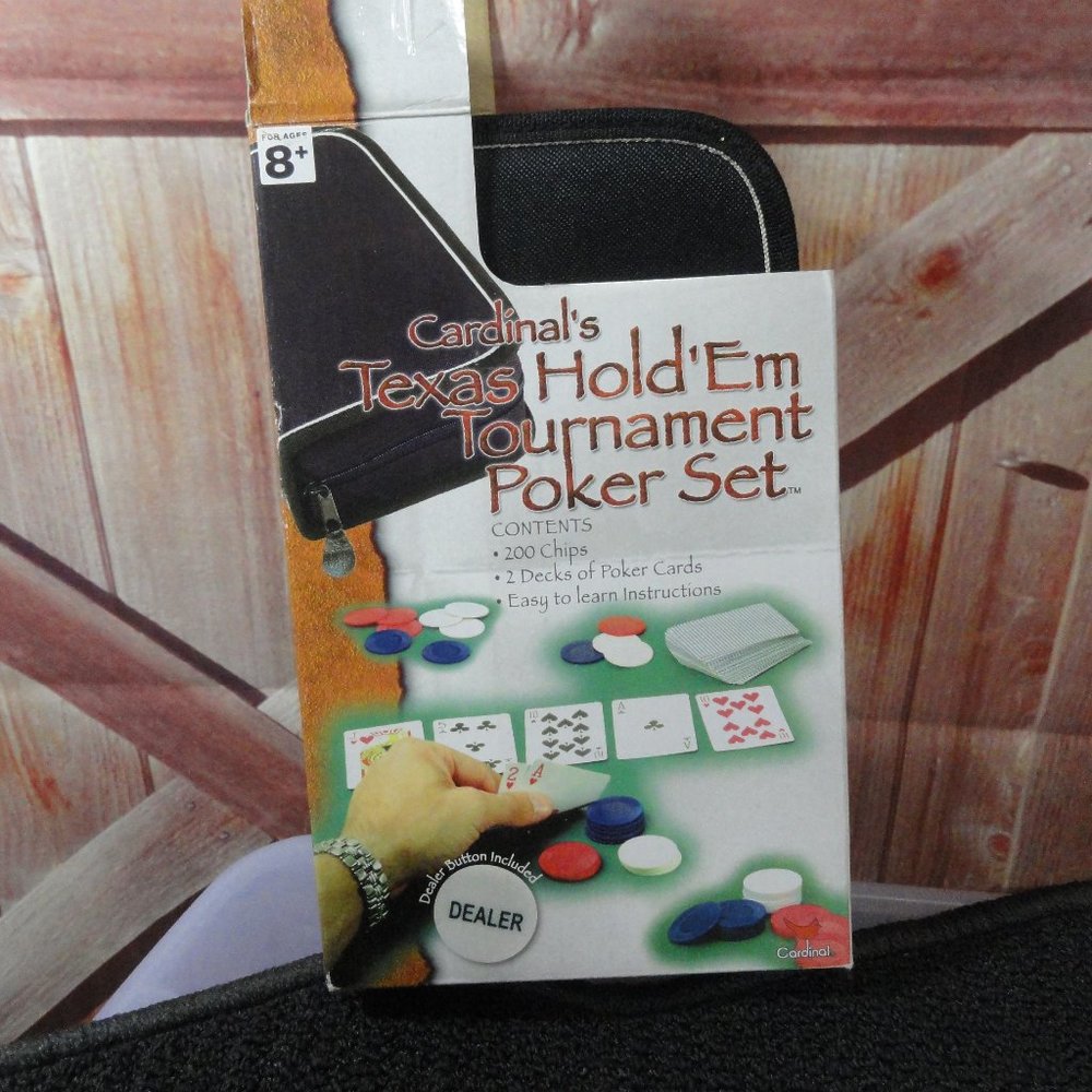 Cardinal's Texas Hold'em Poker set NIB, cards chips and carry case, Poker fan